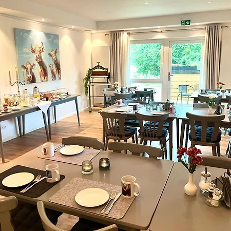 Elb Nest Gaestehaus Apartman *